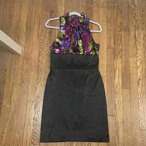 Sleeveless sheath dress